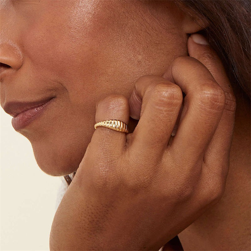 Carmen Golden Signet