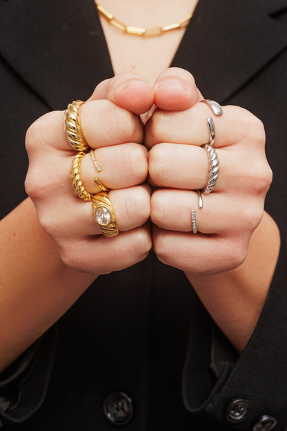 Croissant Thin Golden Ring - aolani jewellery